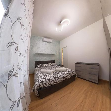 N&Ghomesweethome Raffaelloelegante Appartamento Ideale Casa Vacanze Affari Mailand Exterior foto
